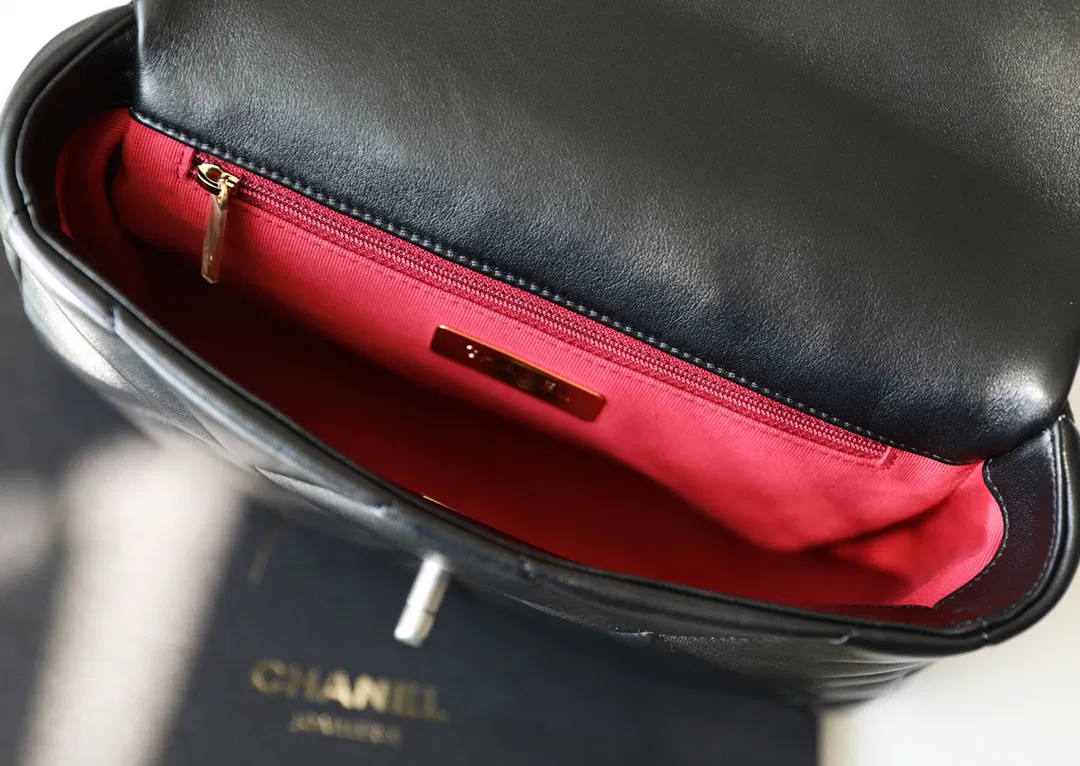 Chanel 19 — image 7