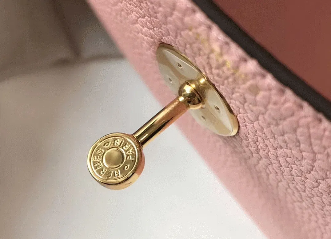 Hermes Lindy 26cm handbag in pink — image 4