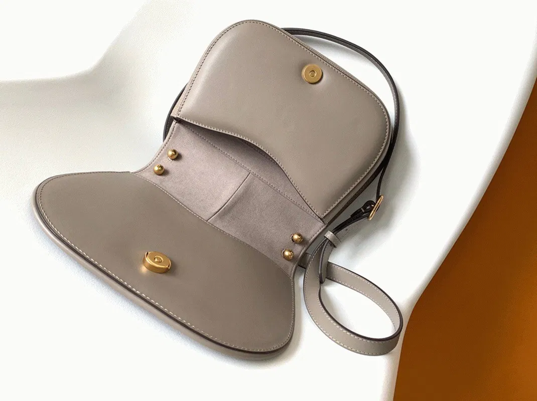 Top Quality Fendi C’mon Medium Bag in Grey — image 2