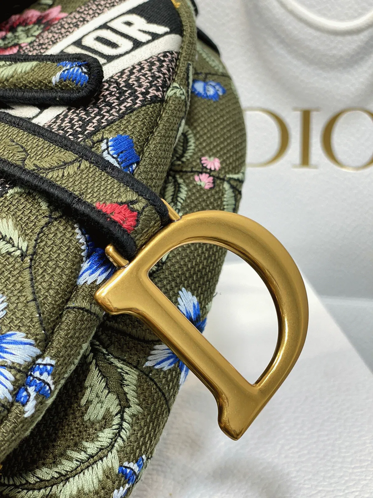 Dior Saddle Bag Knockoff in Green Multicolor Dior Petites Fleurs Embroidery — image 4