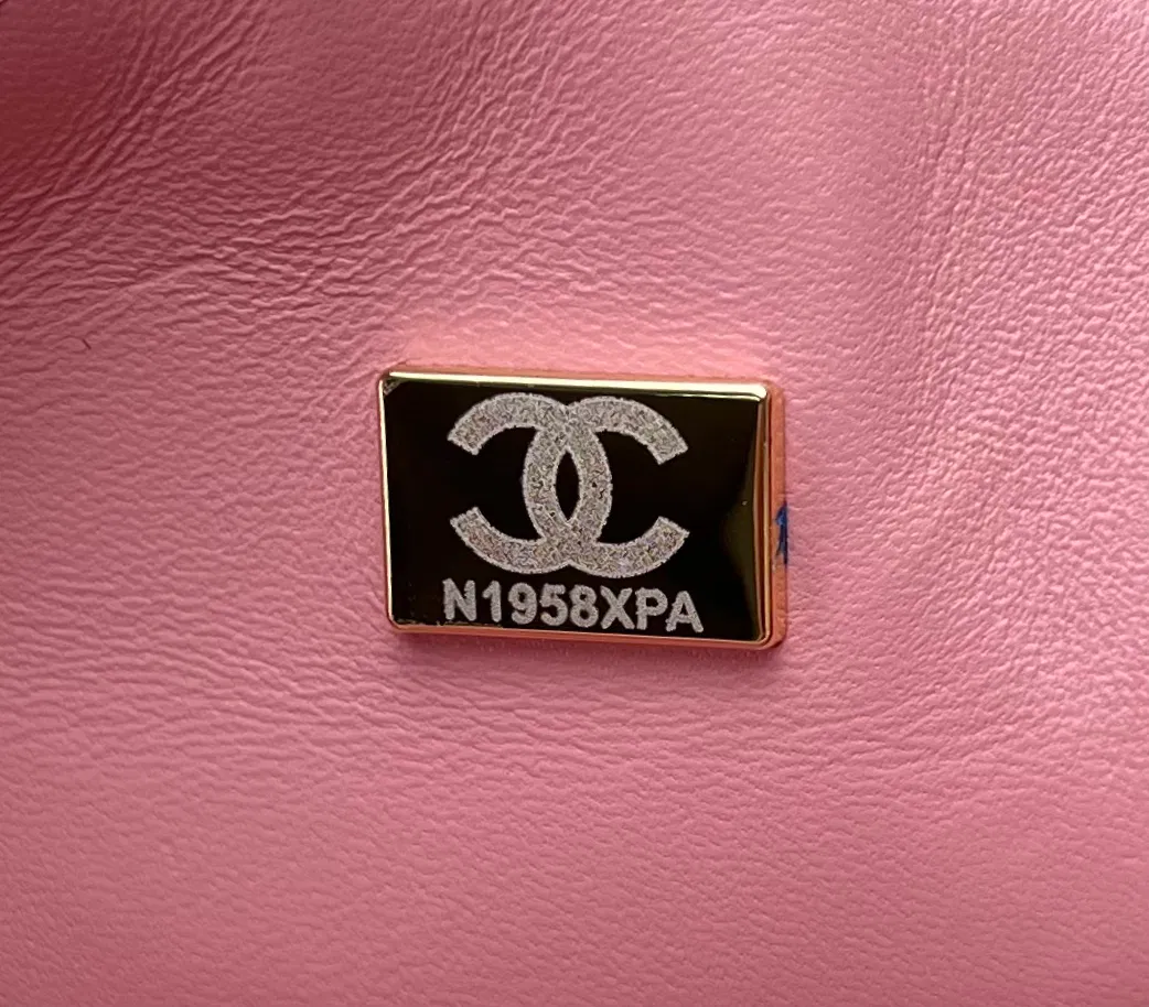 MINI CLASSIC FLAP BAG — image 3