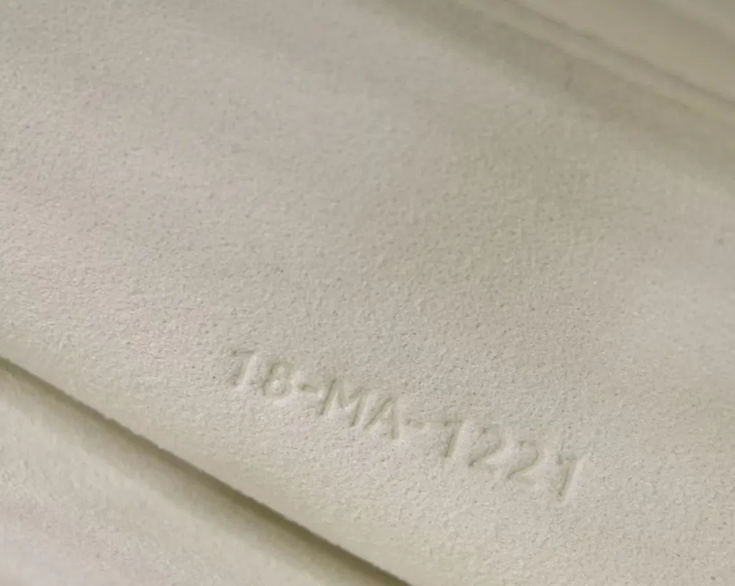 Dior Lady D-Joy Medium Bag Knockoff in White Calfskin with Diamond Motif — image 3