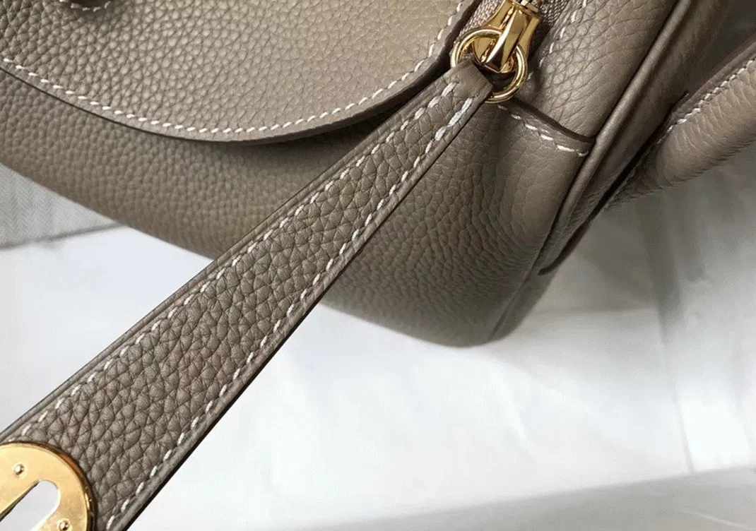 Knockoff Hermes Lindy 30cm bag in gris tourterelle tone — image 5