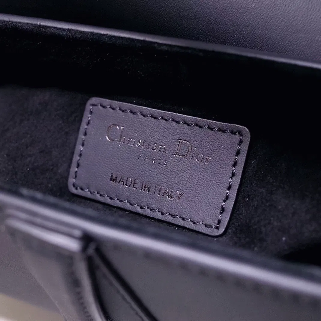 Dior Saddle Mini Bag Knockoff in Black Ultramatte Calfskin — image 6