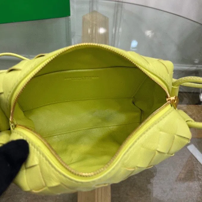 Knockoff Bottega Veneta Loop Small Bag Lantern — image 4
