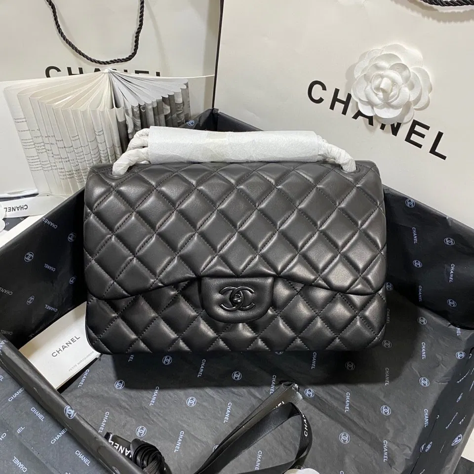 Chanel Flap Bag Large — image 3