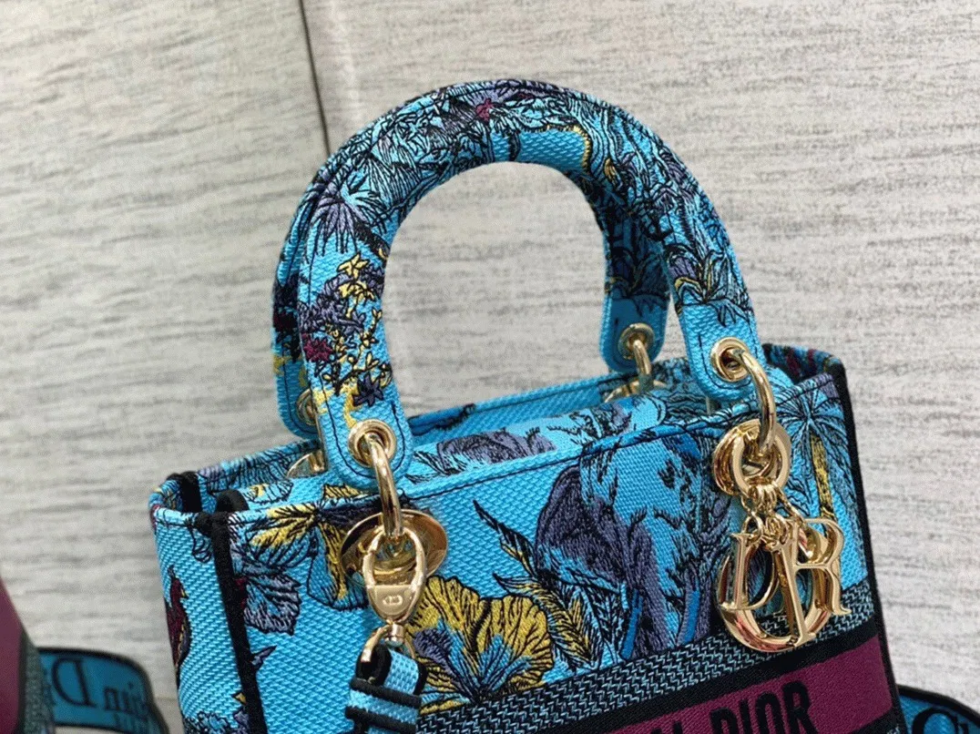 Dior Lady D-Lite Medium Bag in Multicolor Toile de Jouy Voyage Embroidery — image 5