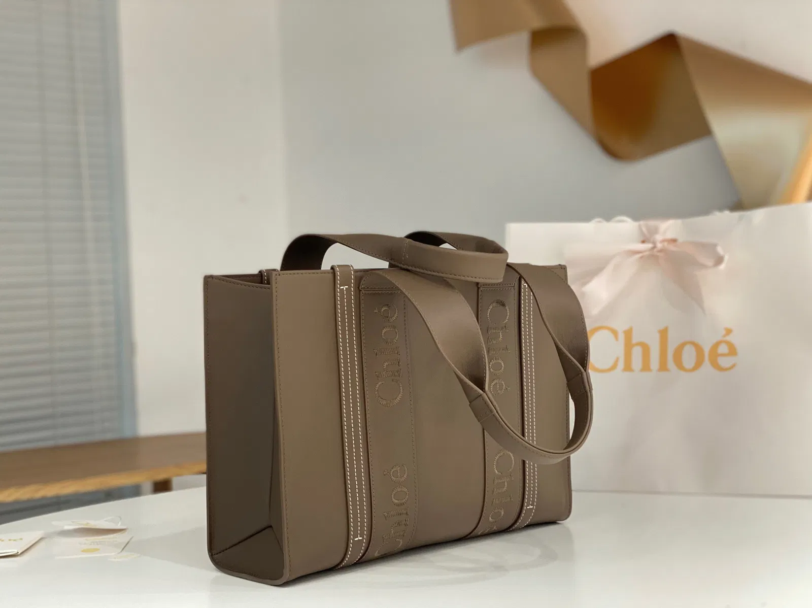 Top Quality Chloe Woody Medium Tote Bag In Army Green Calfskin — image 2