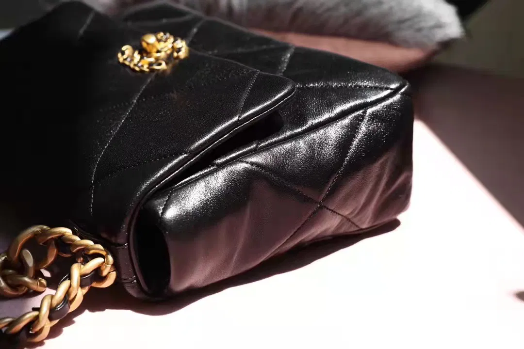 CHANEL 19 LARGE HANDBAG — image 6