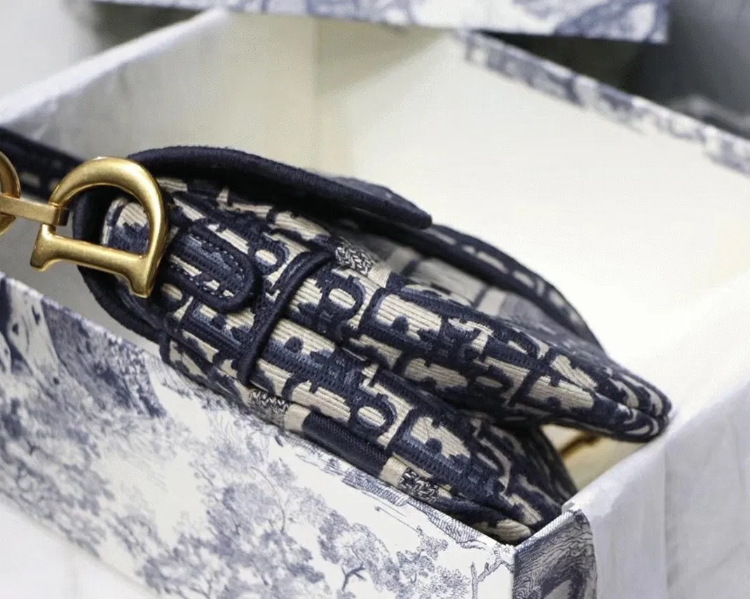 Dior Saddle Bag in Blue Dior Oblique Embroidery — image 4