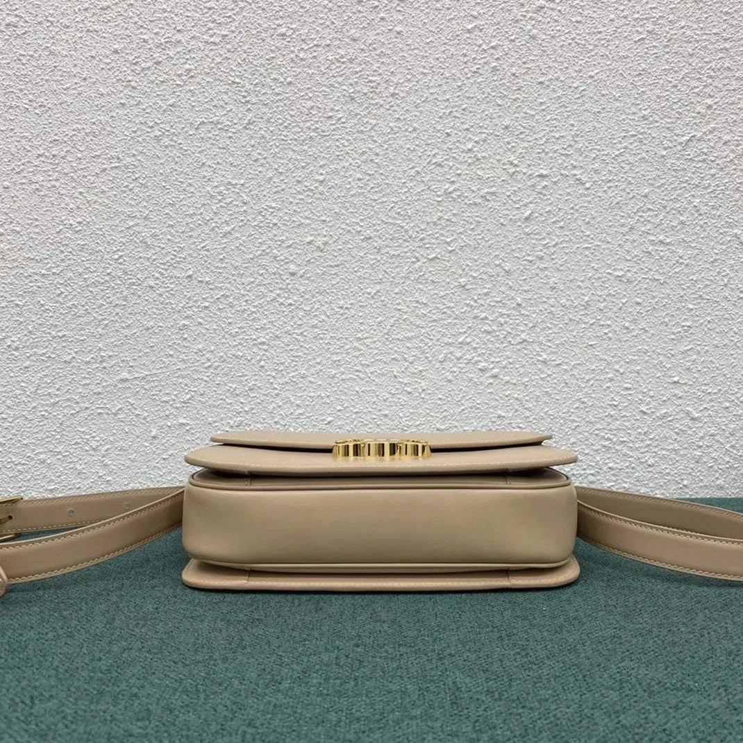 Top Quality Imitation Celine Triomphe Medium Bag In Nude — image 12