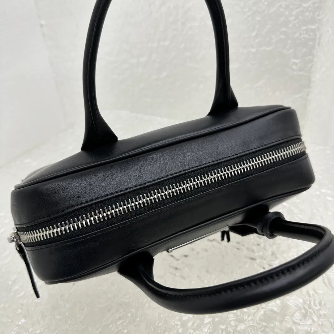 Soft Hobo bag — image 4