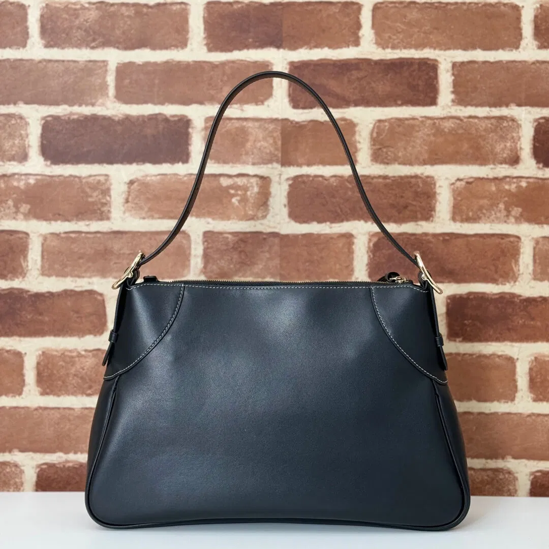 GG Emblem medium shoulder bag