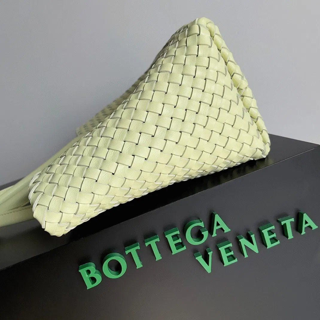 Top Quality Knockoff Bottega Veneta Cabat Medium Bag In Lemon Intrecciato Lambskin — image 8
