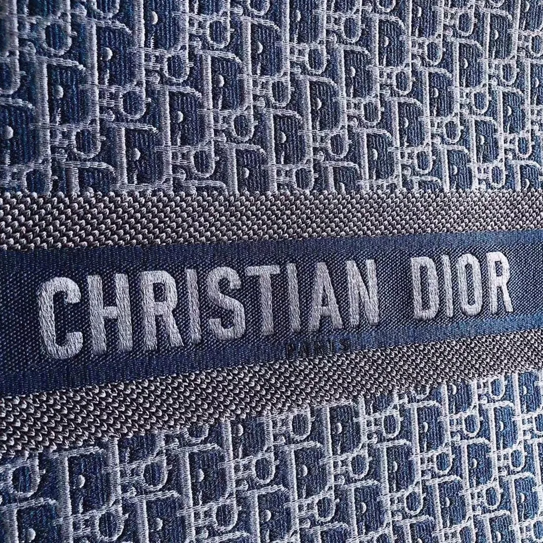Dior Large Book Tote Bag Imitation in Denim Blue Dior Oblique Canvas — image 4