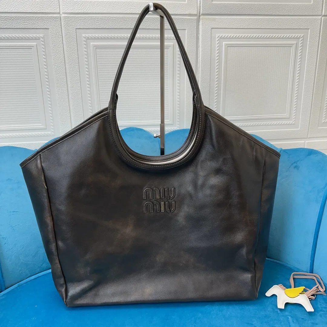 Lvy Leather bag