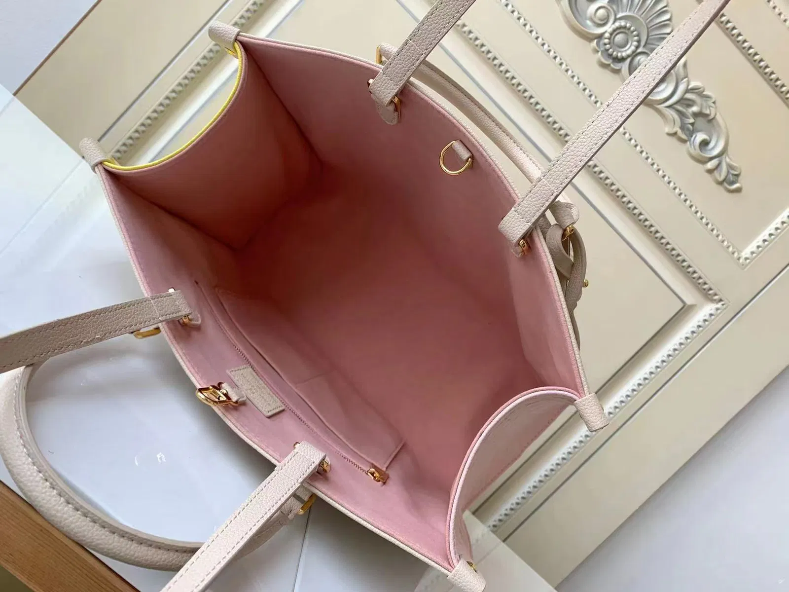 Louis Vuitton OnTheGo MM — image 8