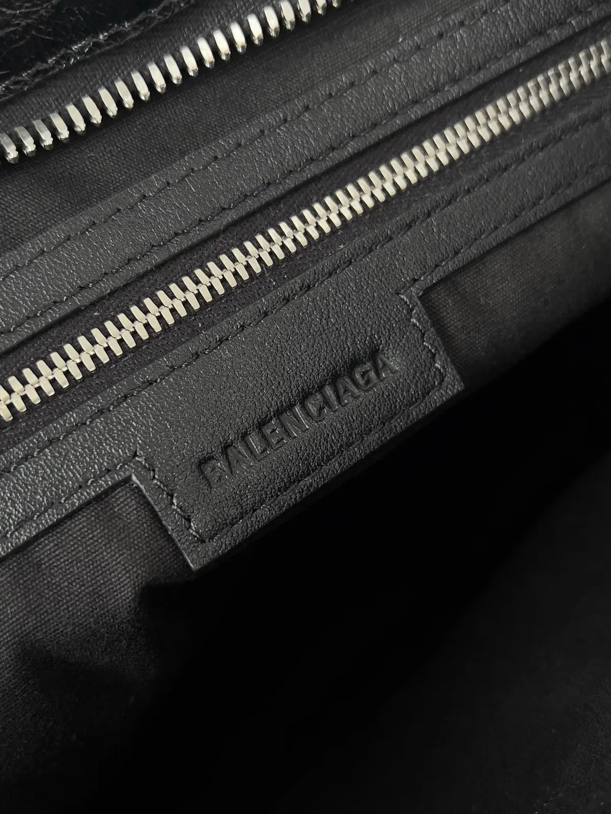Knockoff Balenciaga Le City Medium Bag Black Arena Lambskin — image 5