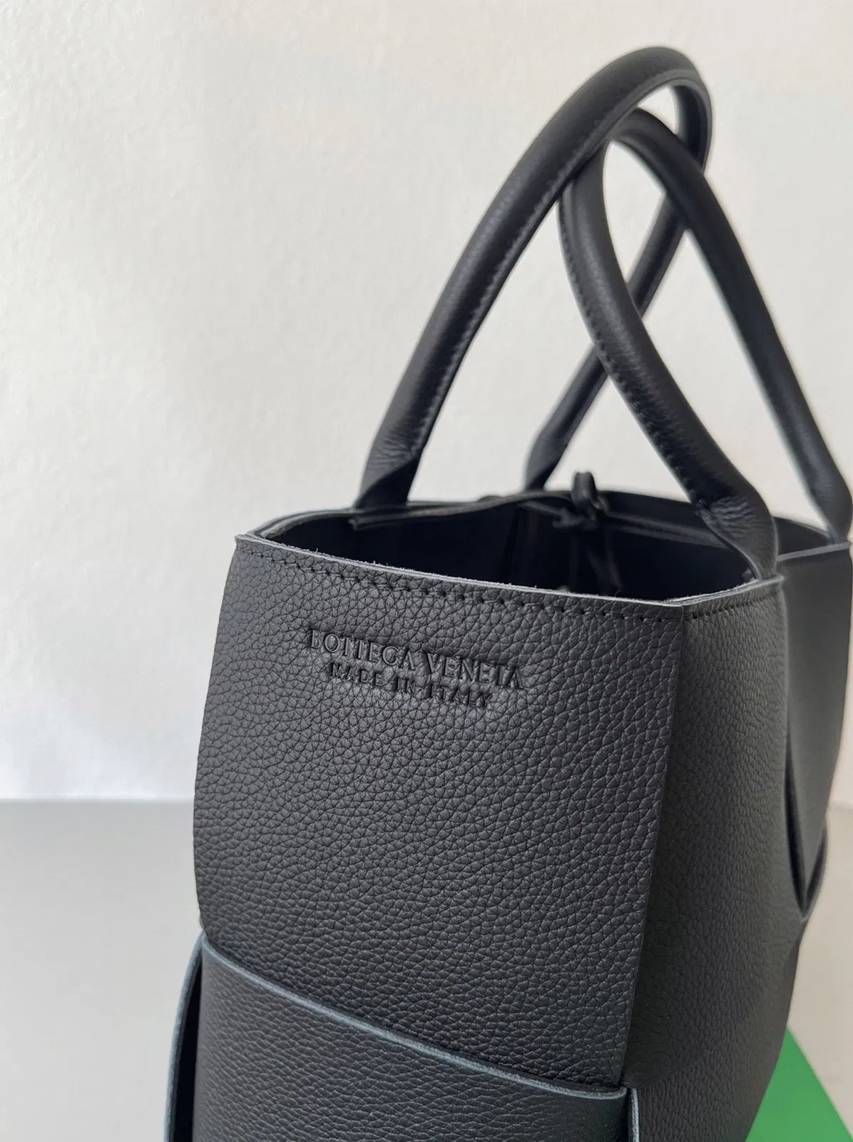 Bottega Veneta Arco Small Tote Black — image 8