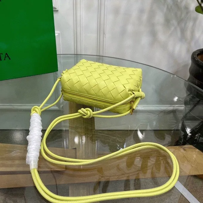 Knockoff Bottega Veneta Loop Small Bag Lantern — image 8