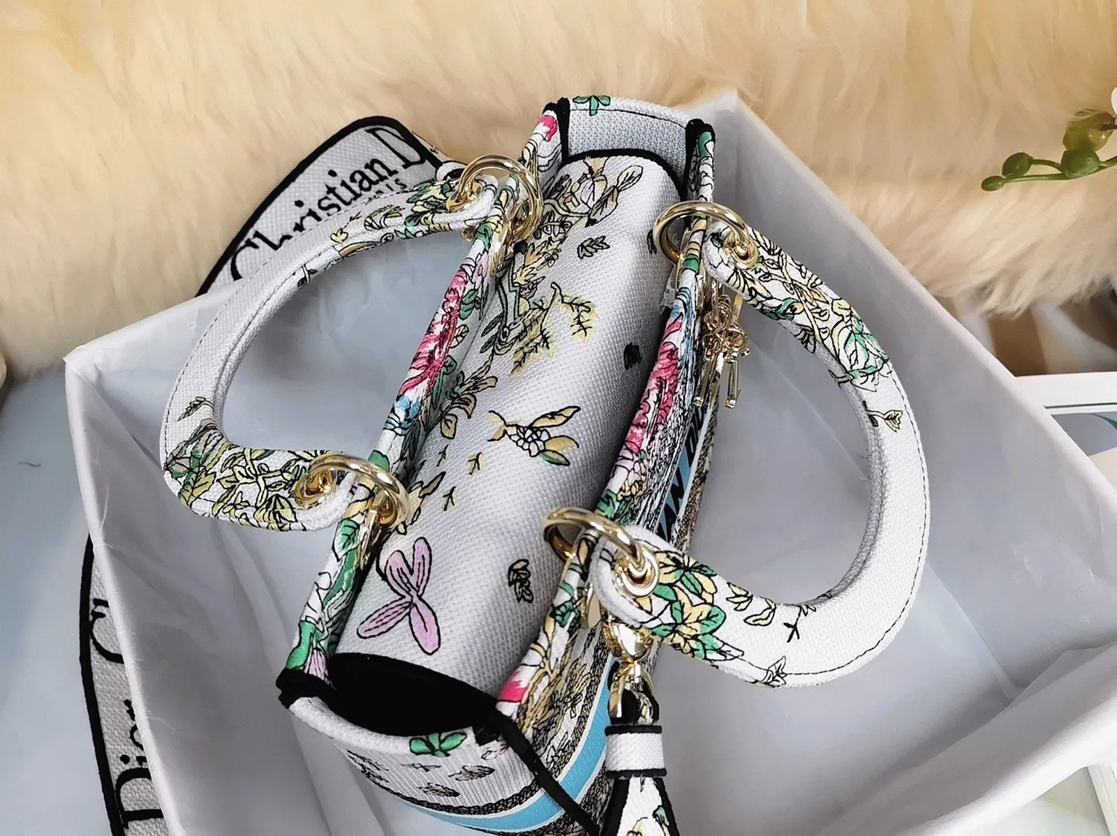 Dior Lady D-Lite Medium Bag in White D-Constellation Embroidery — image 3