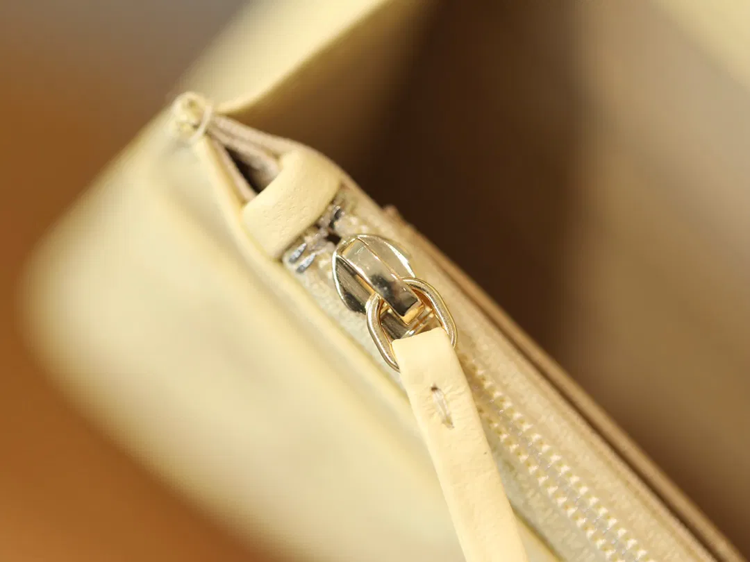 Chanel WOC — image 10