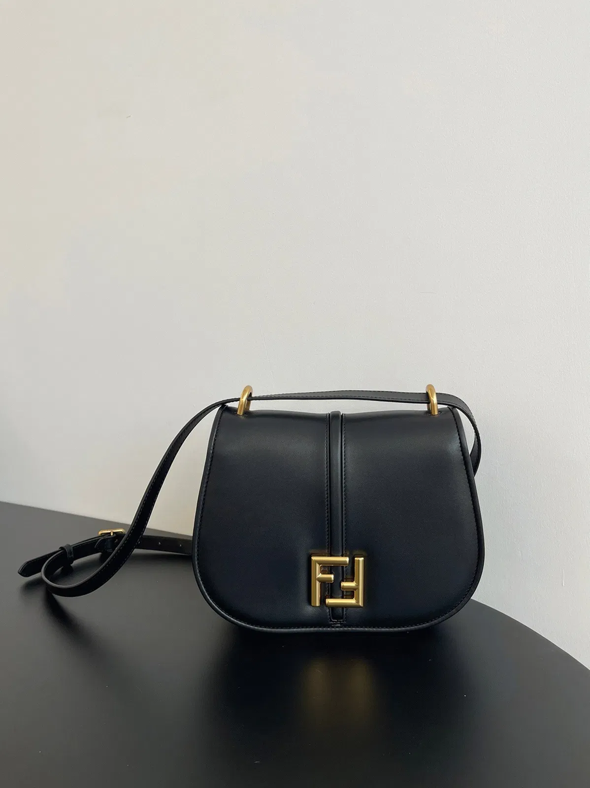 Top Quality Fendi C’mon Medium Bag in Black — image 7