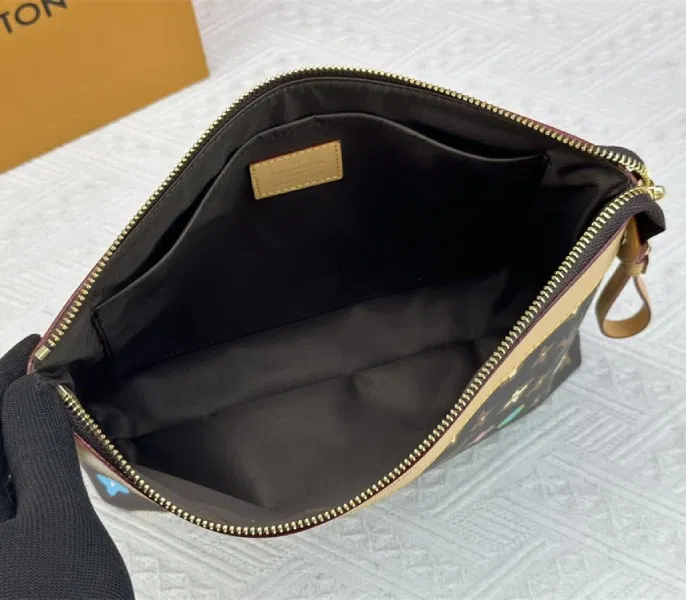 Louis Vuitton Monogram Craggy Voyage Souple Pochette In Chocolate — image 6