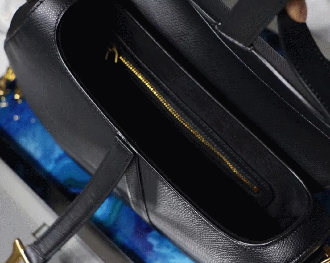 Dior Saddle Bag in Black Grained Calfskin — image 5
