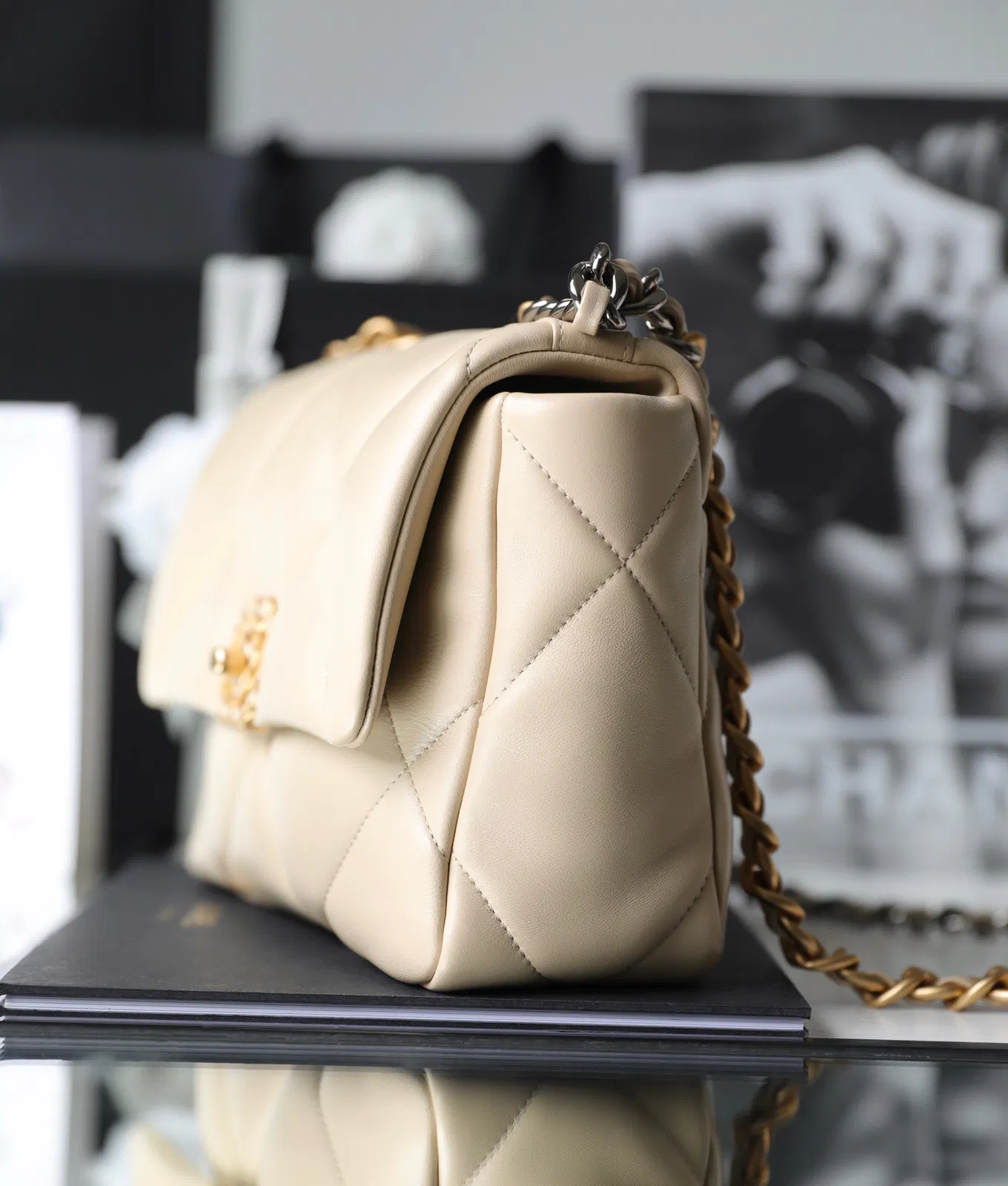 Chanel 19 — image 4