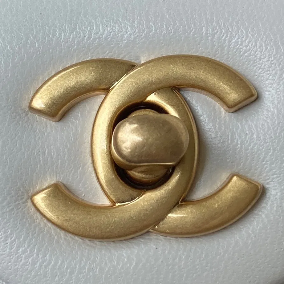 Chanel mini flap bag — image 3