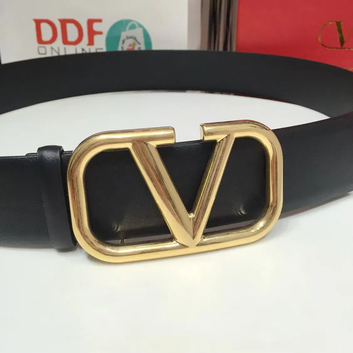 VLOGO SIGNATURE CALFSKIN BELT — image 4