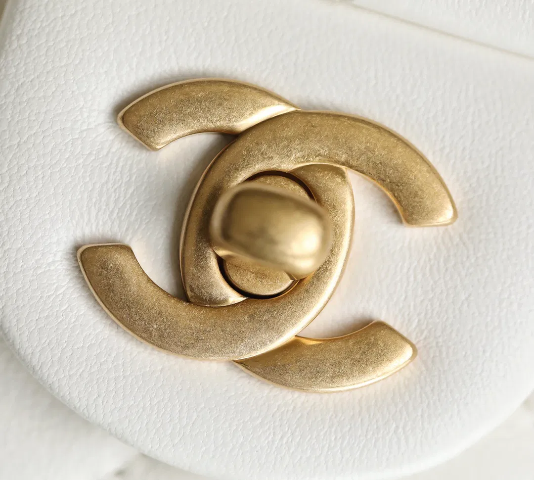 Chanel classic flap mini with golden ball — image 4