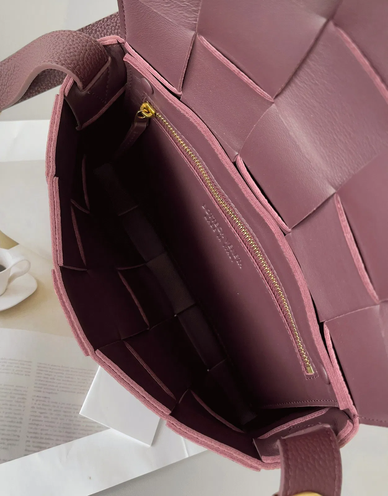 Top Quality Bottega Veneta Cassette Bag In Burgundy — image 3