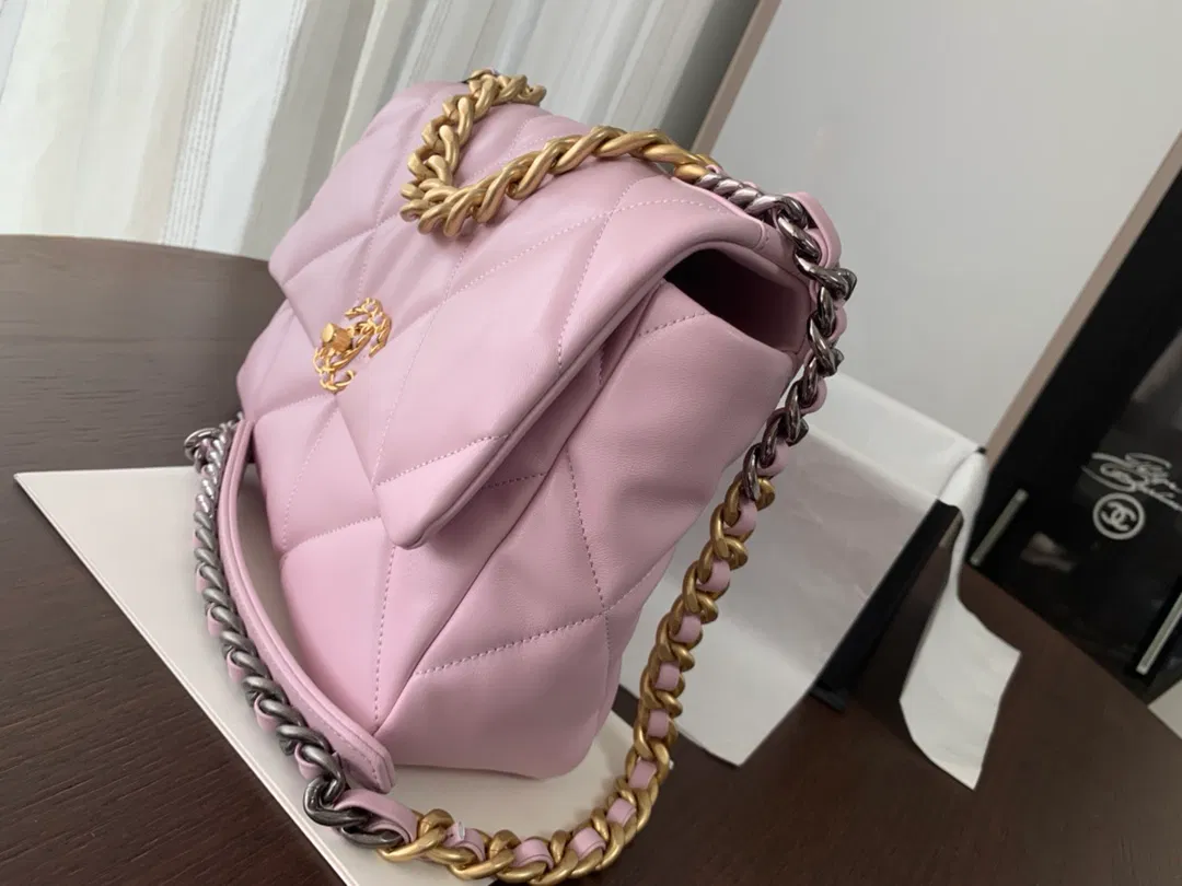 Chanel 19 medium — image 5