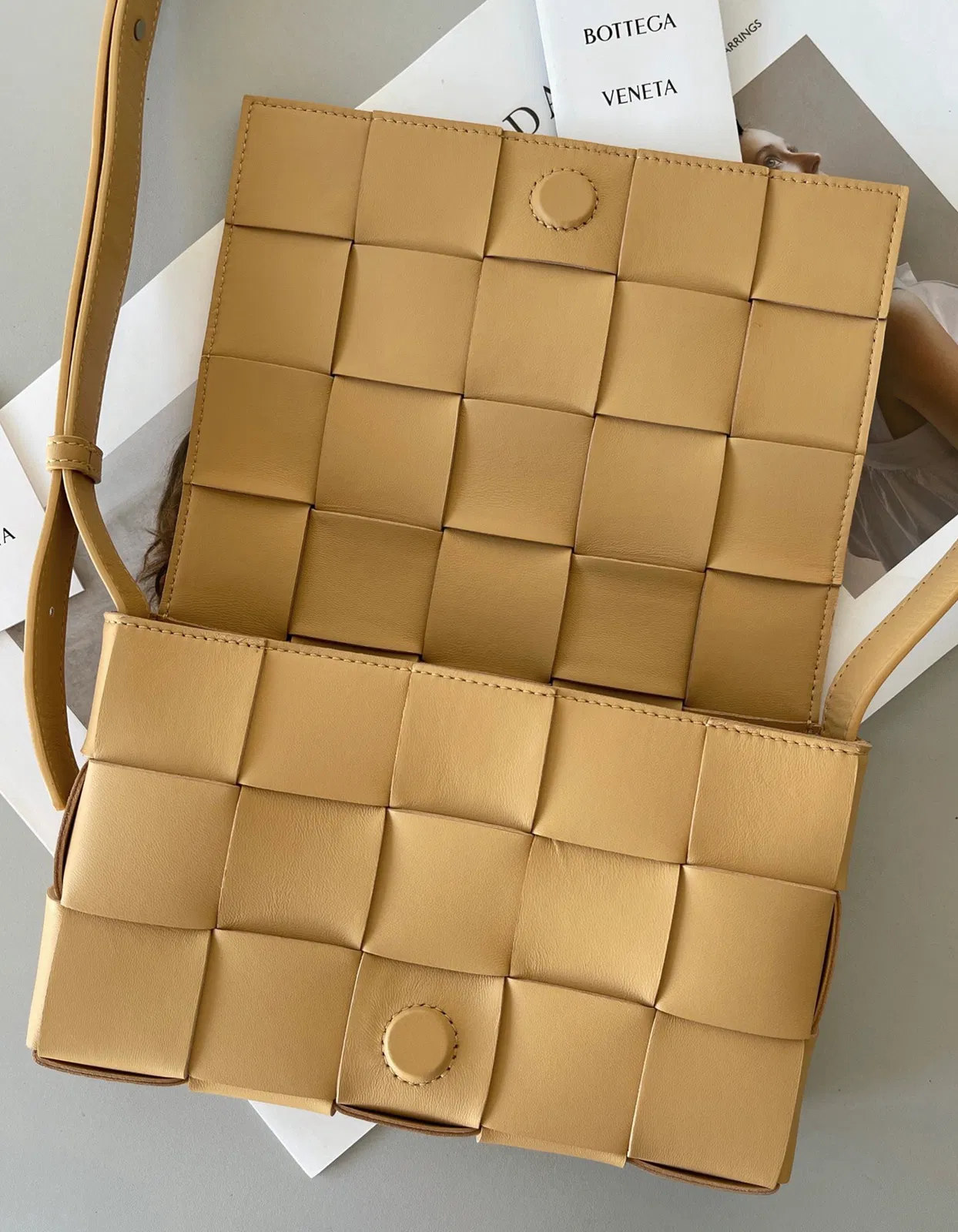 Top Quality Knockoff Bottega Veneta Cassette Bag In Almond — image 2