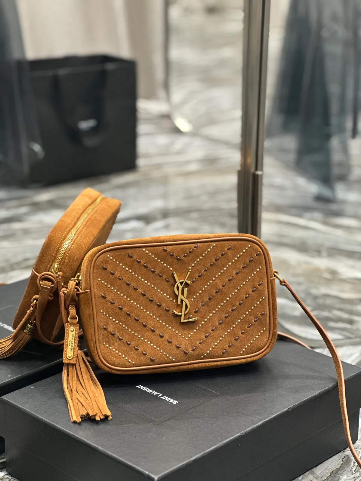 Saint Laurent – Lou suede camera bag – women – Calf Leather – One Size – Brown — image 2