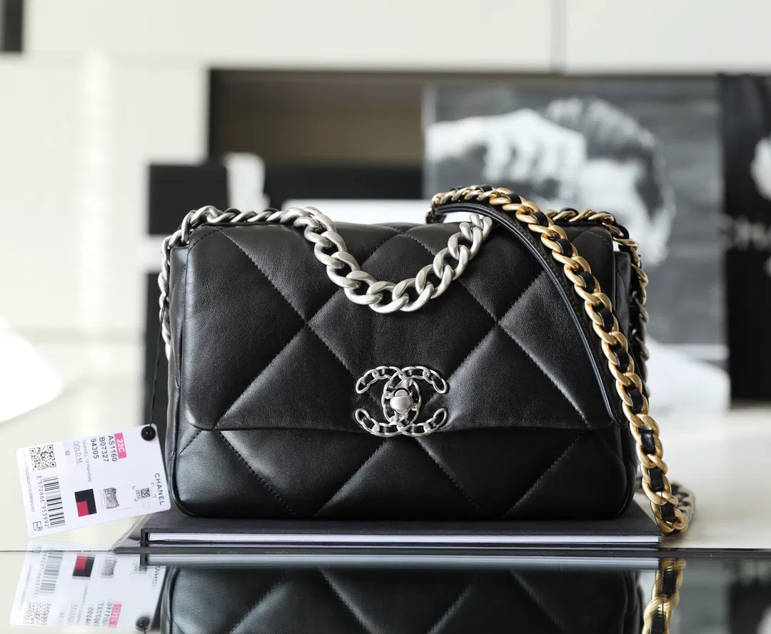 Chanel 19