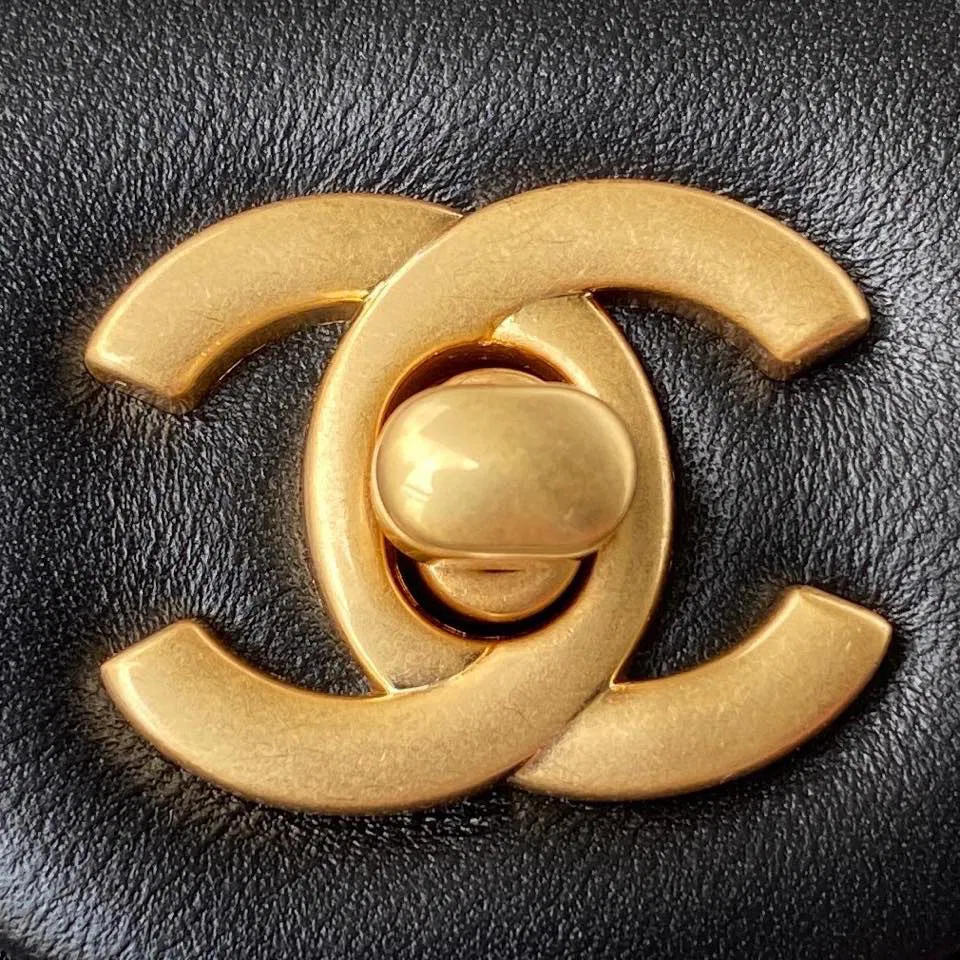 Chanel mini flap bag — image 3
