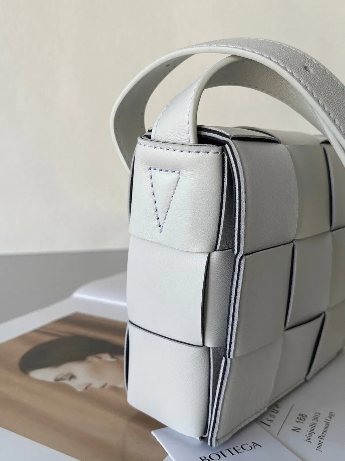 Top Quality Bottega Veneta Cassett Bag In White — image 6