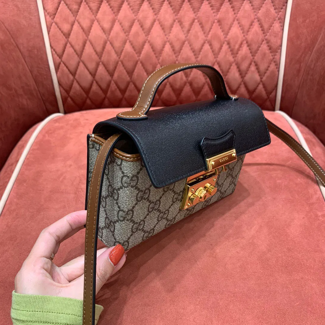 Gucc1 padlock bag — image 3