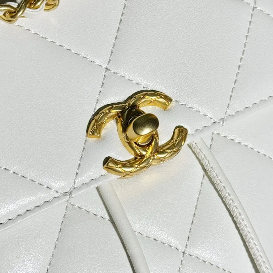 CHANEL BACKPACK(high-end grade) — image 7