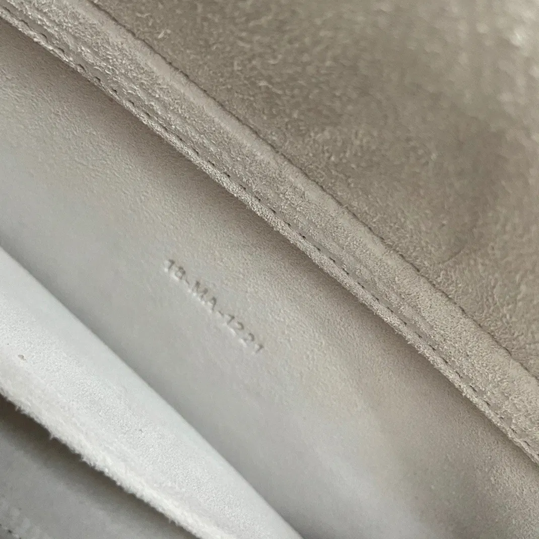 Dior Lady D-Joy Small Bag Knockoff in White — image 3