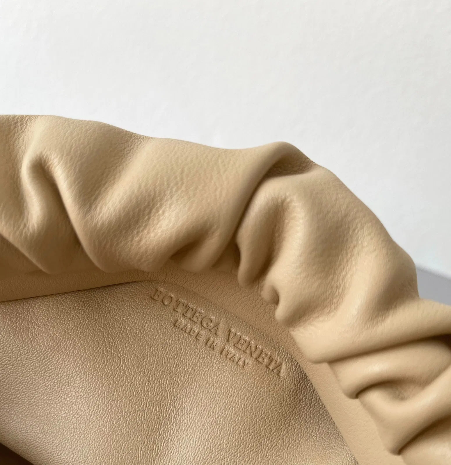 Knockoff Bottega Veneta The Chain Pouch Bag Porridge — image 7