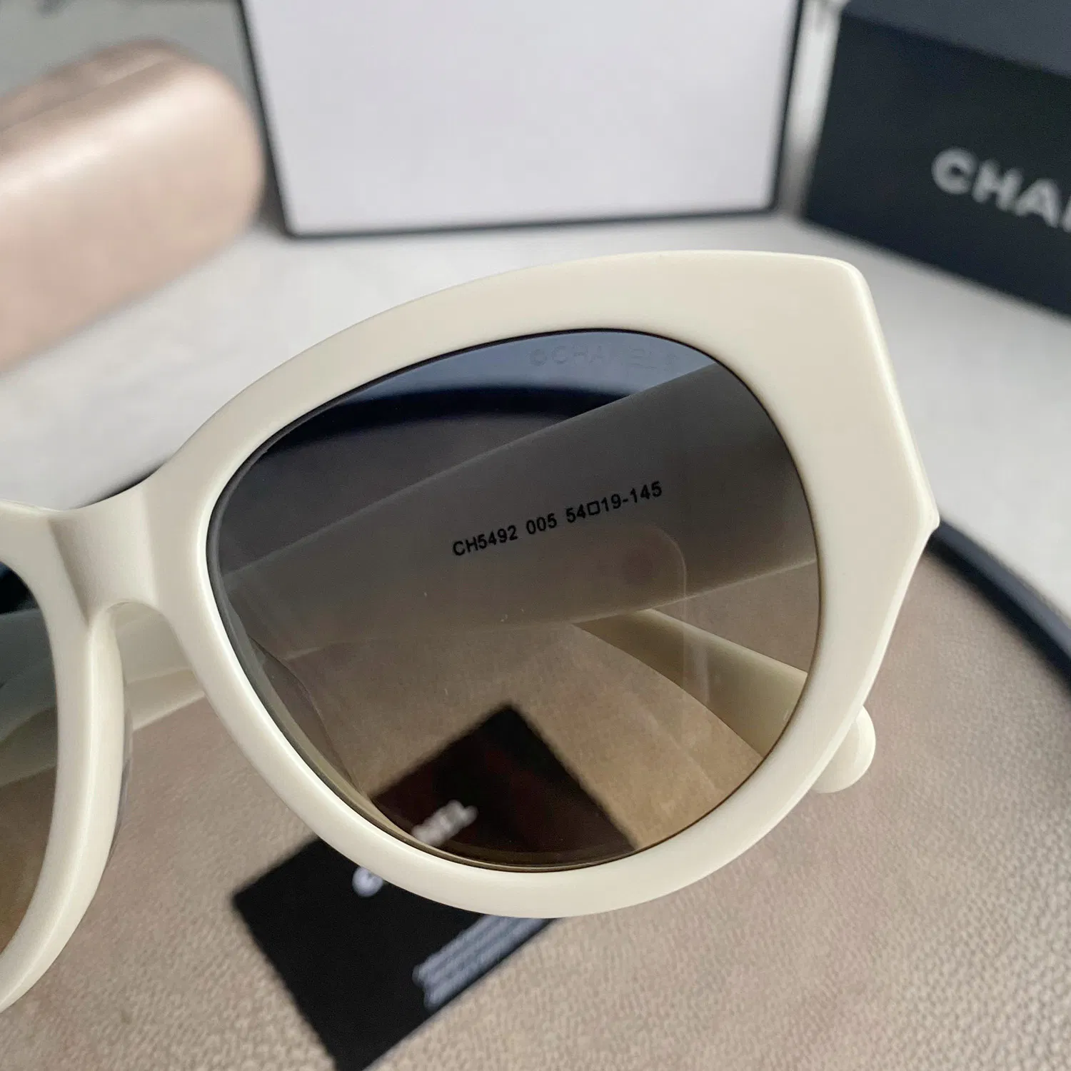 Vintage chanel sunglasses — image 4