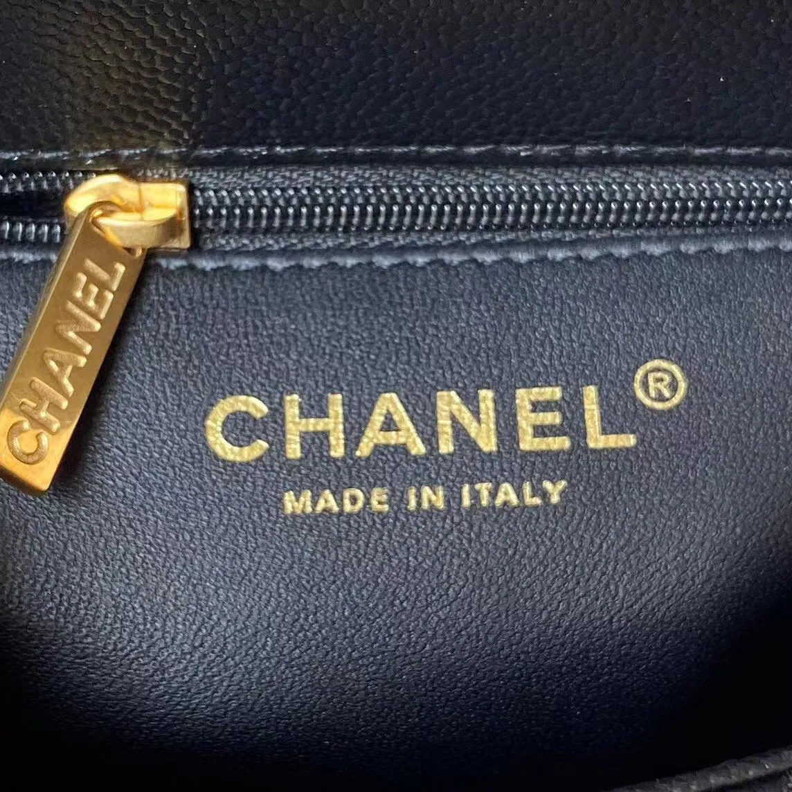 Chanel golden ball in medium — image 8