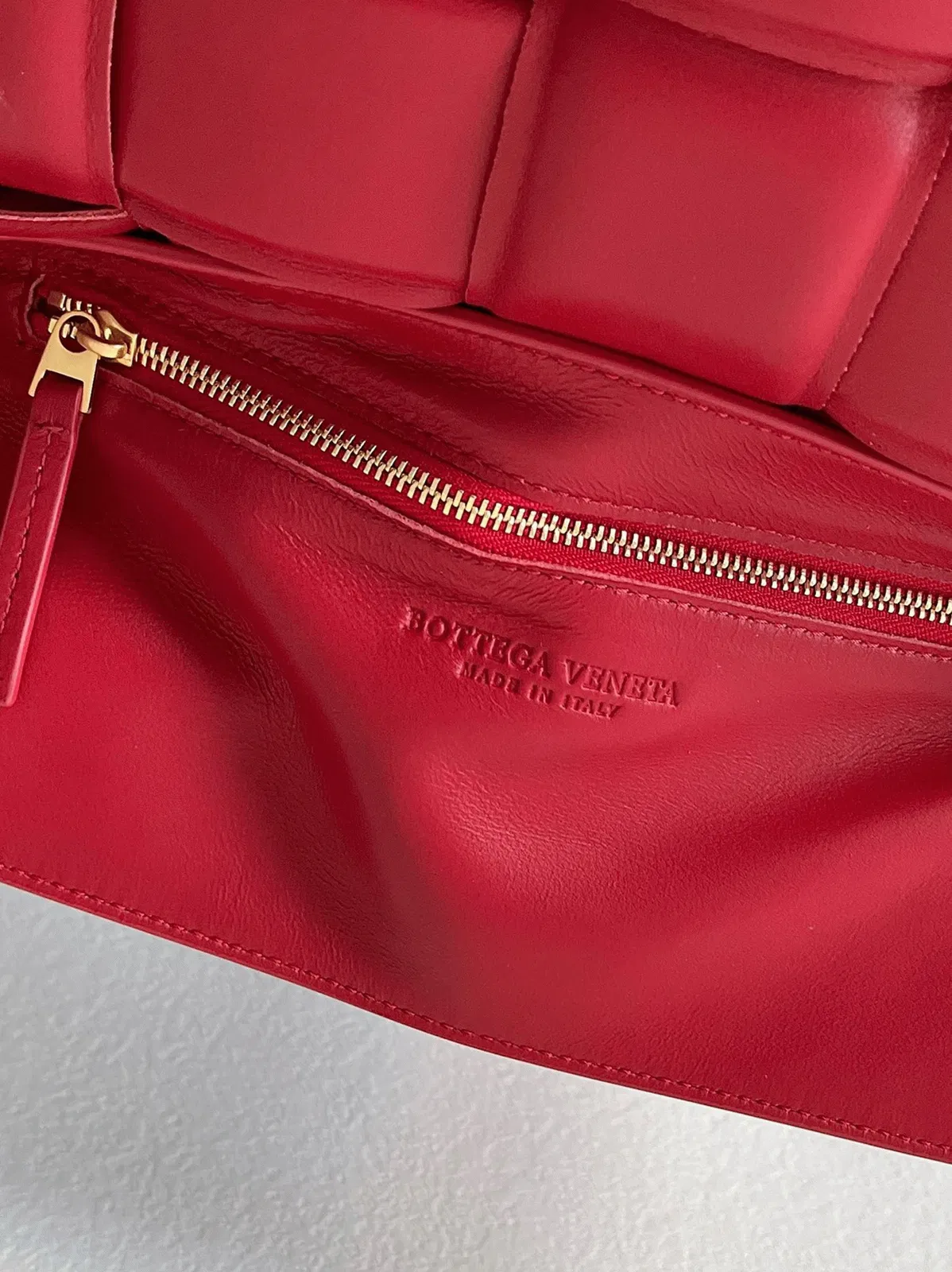 Top Quality Knockoff Bottega Veneta Padded Cassette Bag In Red — image 10