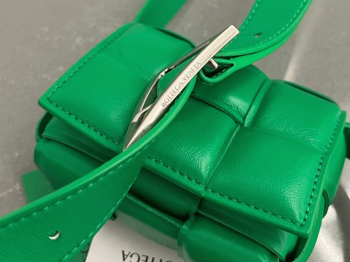 Top Quality Knockoff Bottega Veneta Candy Padded Cassette Bag In Parakeet — image 10
