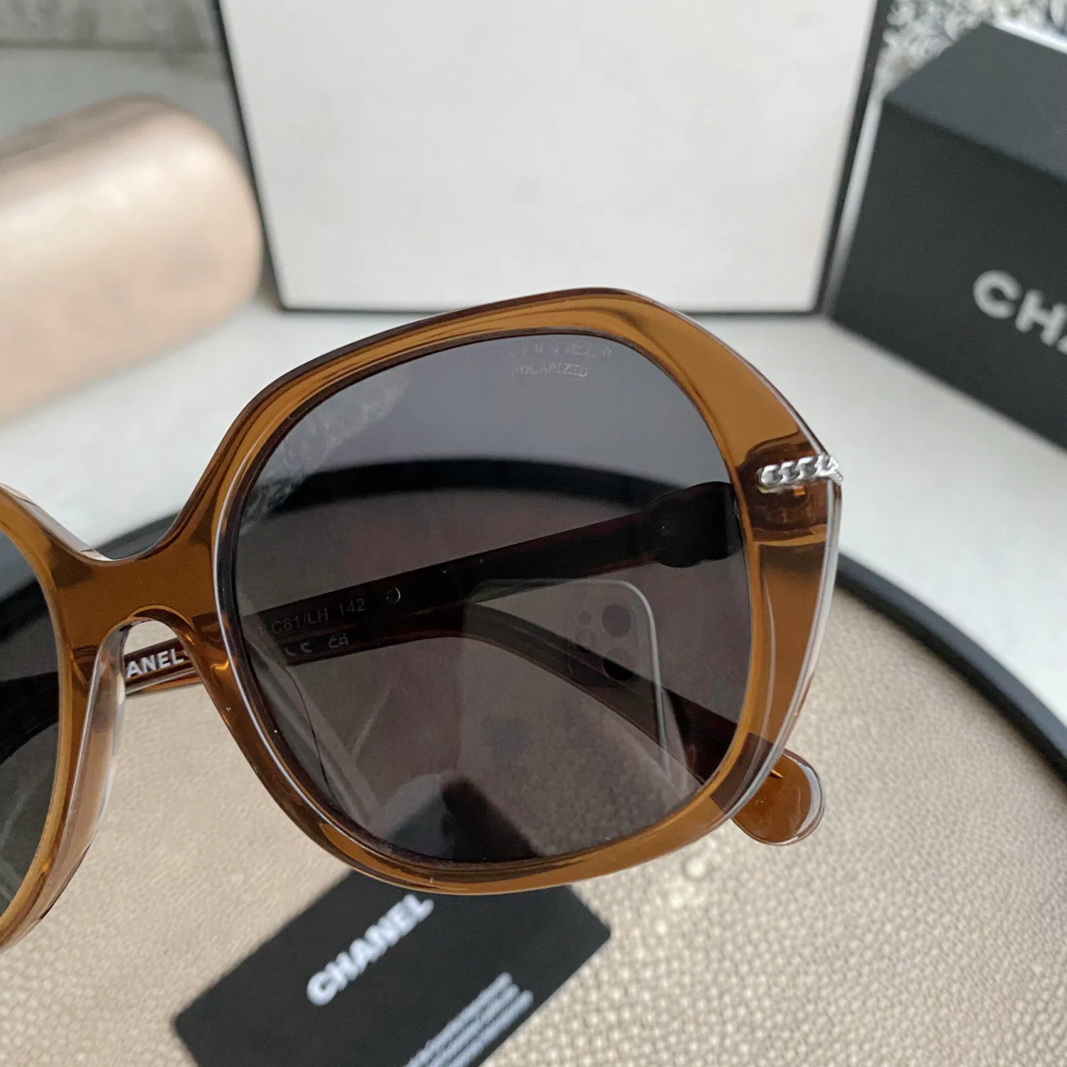 Round Sunglasses — image 4
