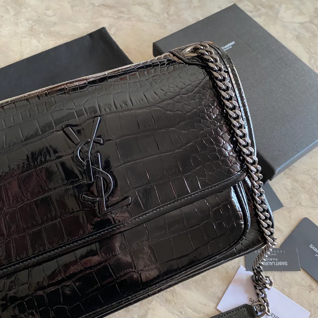 NIKI MEDIUM IN CRINKLED VINTAGE LEATHER — image 2